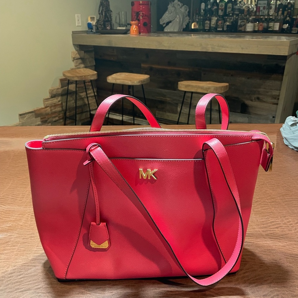 Michael Kors Pink Tote Bag - Picture 1 of 8
